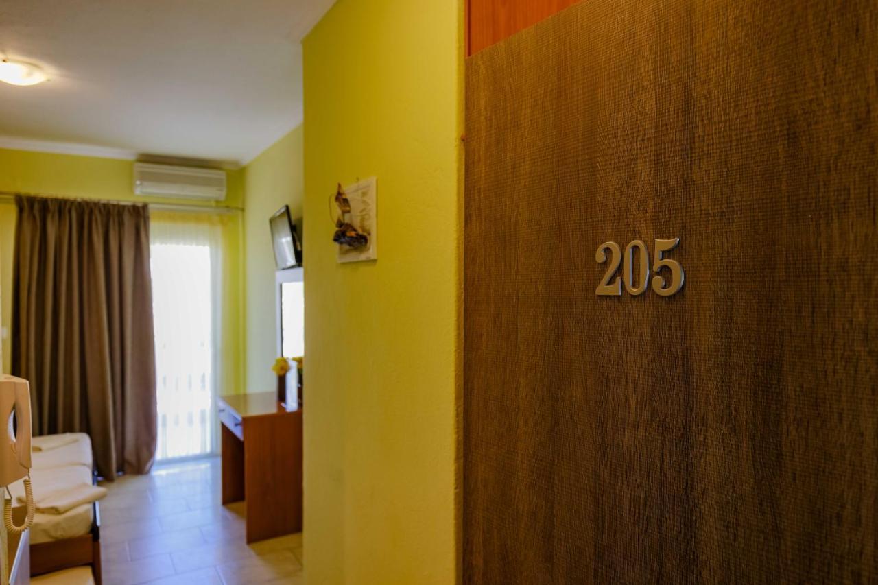 פראליה דיוניסיו Dionisos Apartments מראה חיצוני תמונה