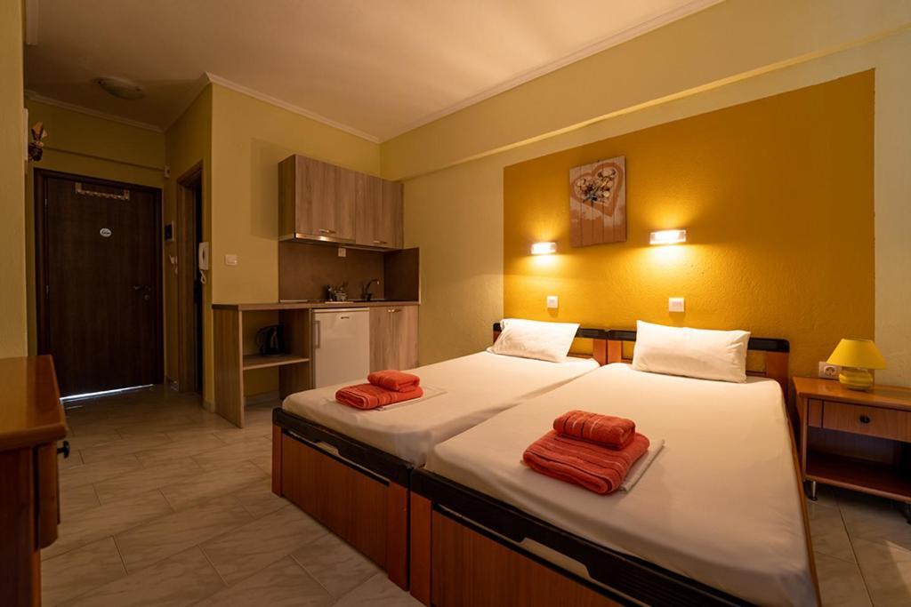 פראליה דיוניסיו Dionisos Apartments חדר תמונה
